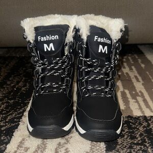 Women's Black Winter Boots